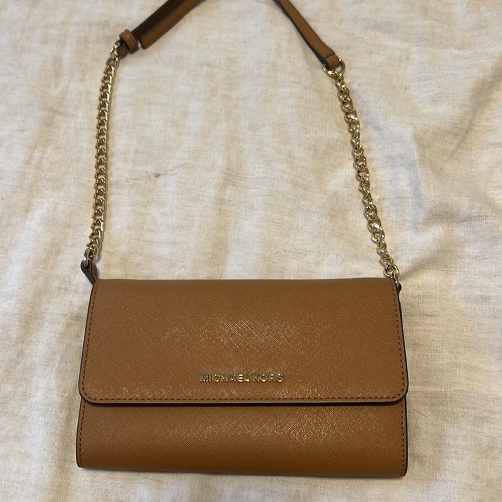 Michael Kors JetSet Travel crossbody bag in medium, brown, leather, rarely used